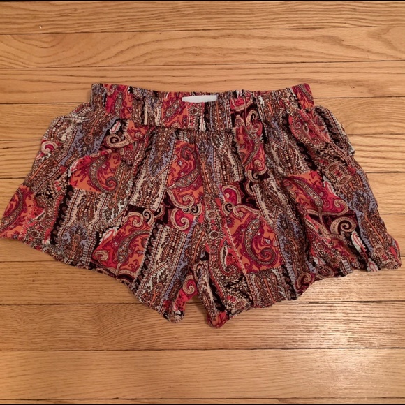 Pants - Flowy Printed Shorts